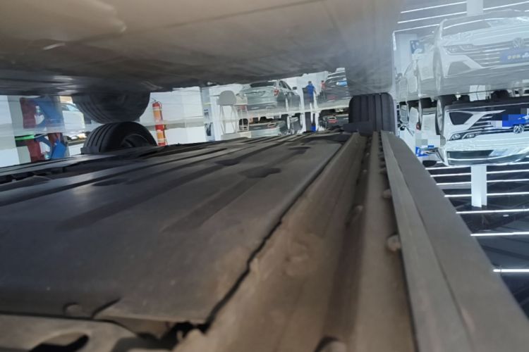 Used Lynk & Co 03 2022 2.0TD DCT JingPro Right Side Sill