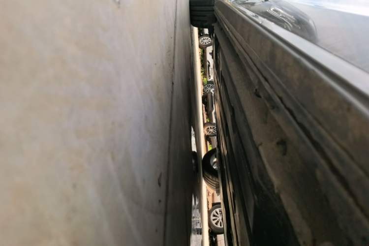 Used Lynk & Co 03 2022 2.0TD DCT JingPro Right Side Sill