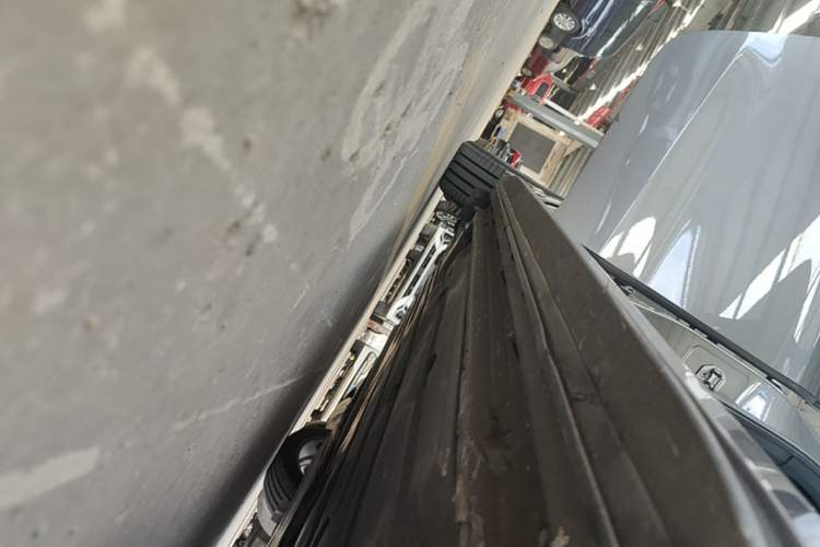 Used Lynk & Co 03 2022 2.0TD DCT JingPro Right Side Sill