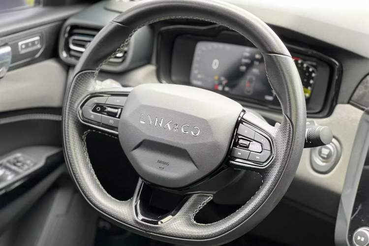 Used Lynk & Co 03 2022 2.0TD DCT JingPro Steering Wheel