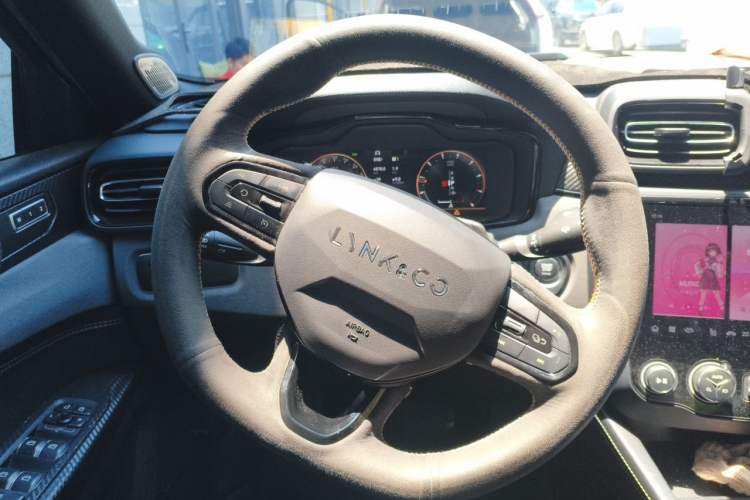 Used Lynk & Co 03 2022 2.0TD DCT JingPro Steering Wheel