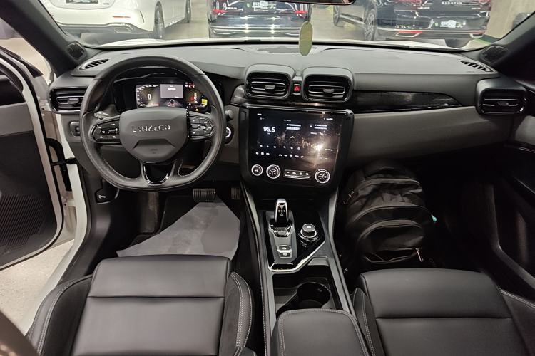 Used Lynk & Co 03 2022 1.5TD DCT JingPlus Center Console