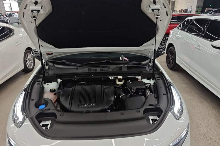 Used Lynk & Co 03 2022 1.5TD DCT JingPlus Engine Bay