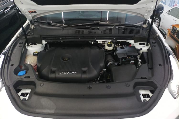 Used Lynk & Co 03 2022 2.0TD DCT JingPro Engine Bay