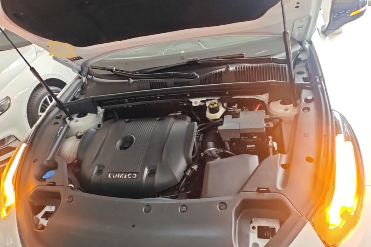 Used Lynk & Co 03 2022 2.0TD DCT JingPro Engine Bay