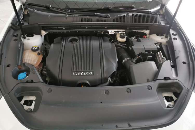 Used Lynk & Co 03 2022 1.5TD DCT JingPro Engine Bay