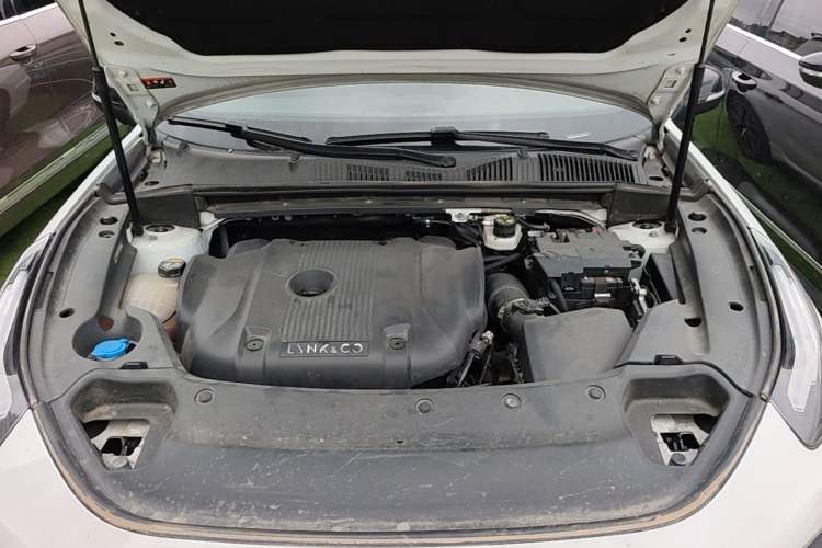 Used Lynk & Co 03 2022 2.0TD DCT JingPro Engine Bay
