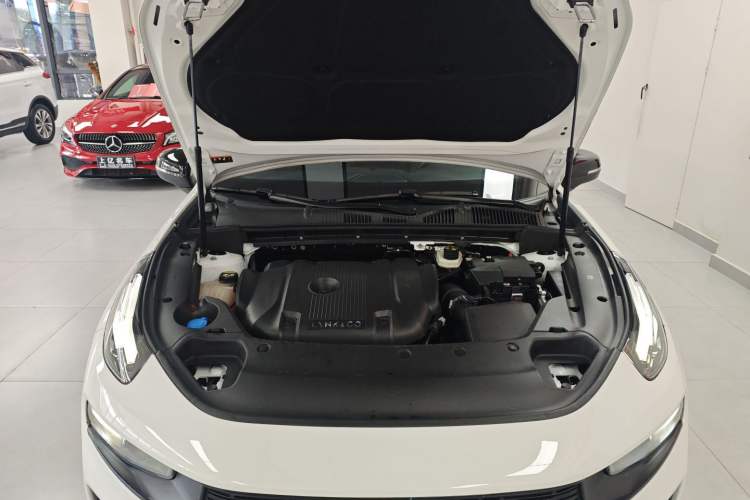 Used Lynk & Co 03 2022 2.0TD DCT GenioPlus Engine Bay