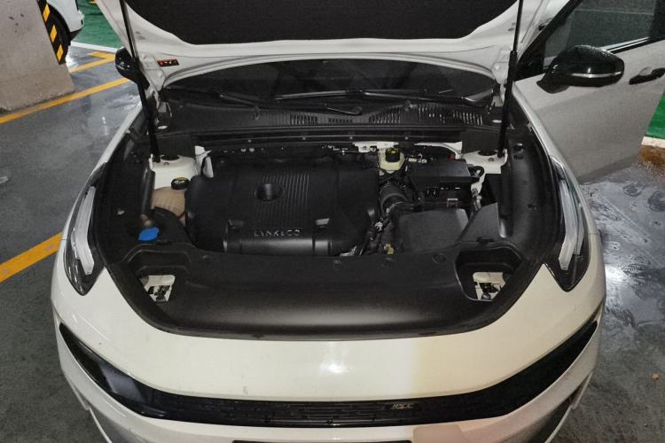 Used Lynk & Co 03 2022 2.0TD DCT JingPro Engine Bay