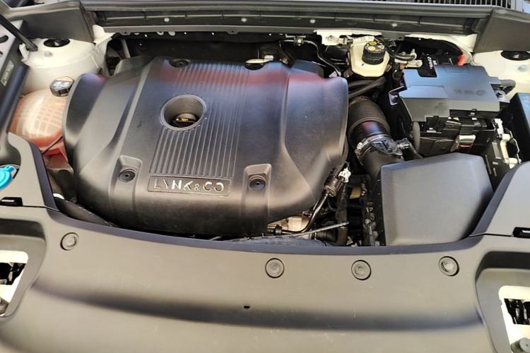 Used Lynk & Co 03 2022 2.0TD DCT JingPro Engine Bay