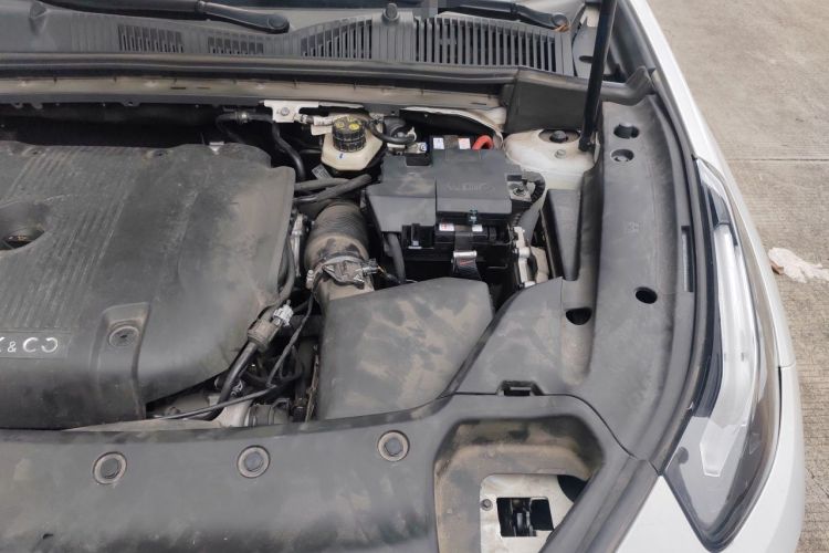 Used Lynk & Co 03 2022 2.0TD DCT JingPro Engine Bay Left