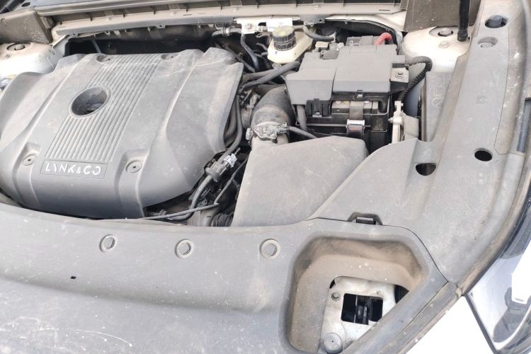Used Lynk & Co 03 2022 2.0TD DCT JingPro Engine Bay Left