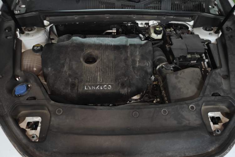 Used Lynk & Co 03 2022 2.0TD DCT JingPro Engine Bay