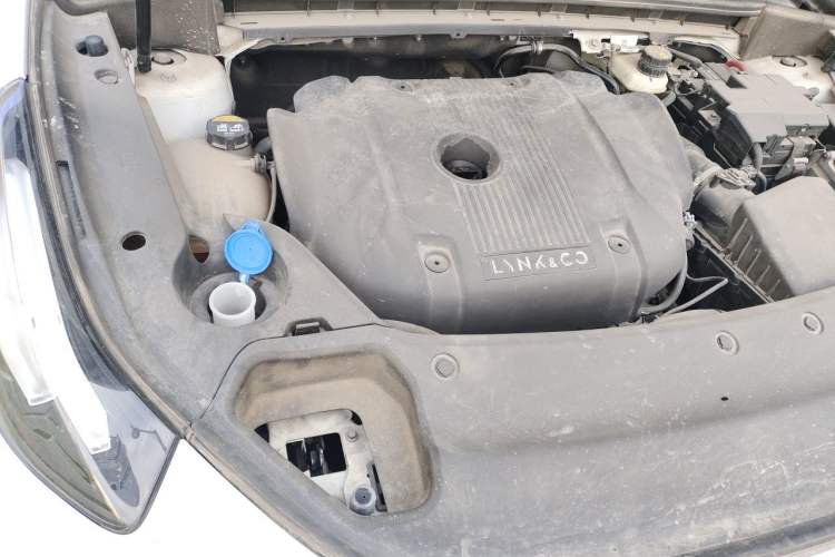 Used Lynk & Co 03 2022 2.0TD DCT JingPro Engine Bay Right