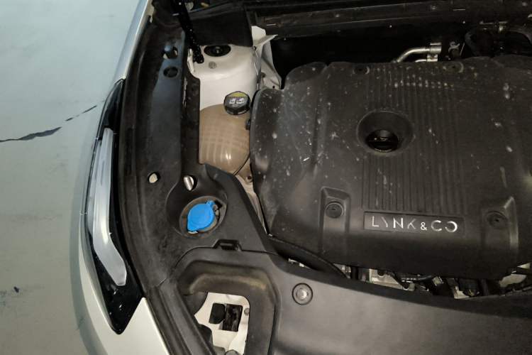 Used Lynk & Co 03 2022 2.0TD DCT JingPro Engine Bay Right