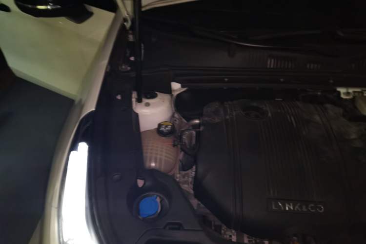 Used Lynk & Co 03 2022 1.5TD DCT JingPro Engine Bay Right
