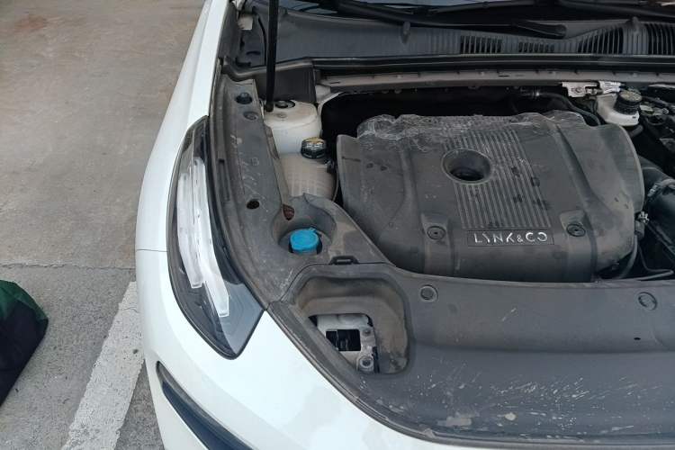 Used Lynk & Co 03 2022 2.0TD DCT JingPro Engine Bay Right