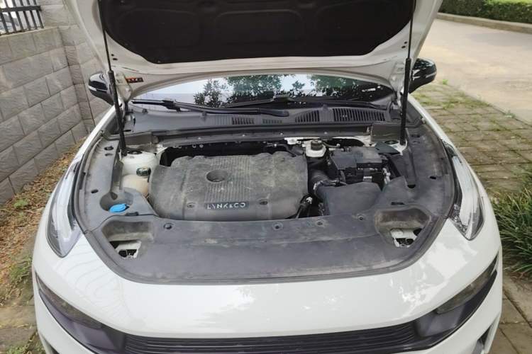 Used Lynk & Co 03 2022 2.0TD DCT JingPro Engine Bay