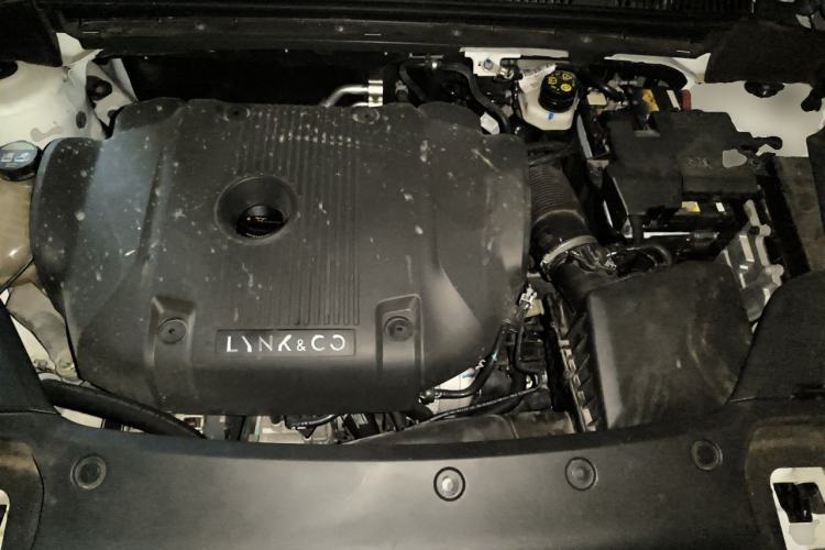 Used Lynk & Co 03 2022 2.0TD DCT JingPro Engine Bay