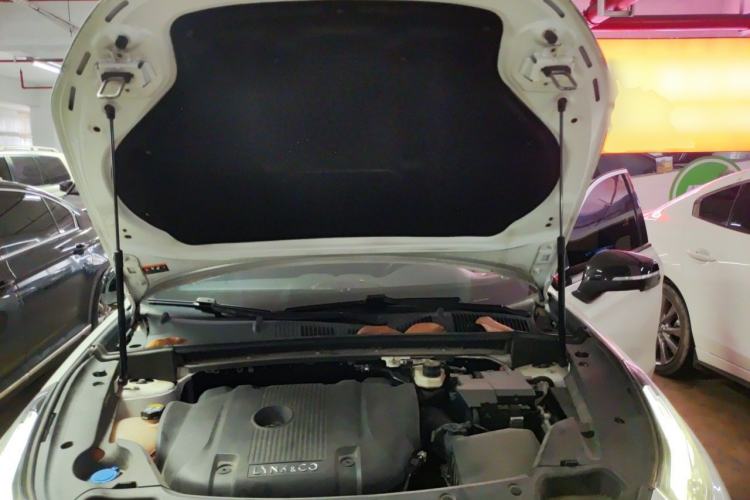 Used Lynk & Co 03 2022 2.0TD DCT JingPro Engine Bay