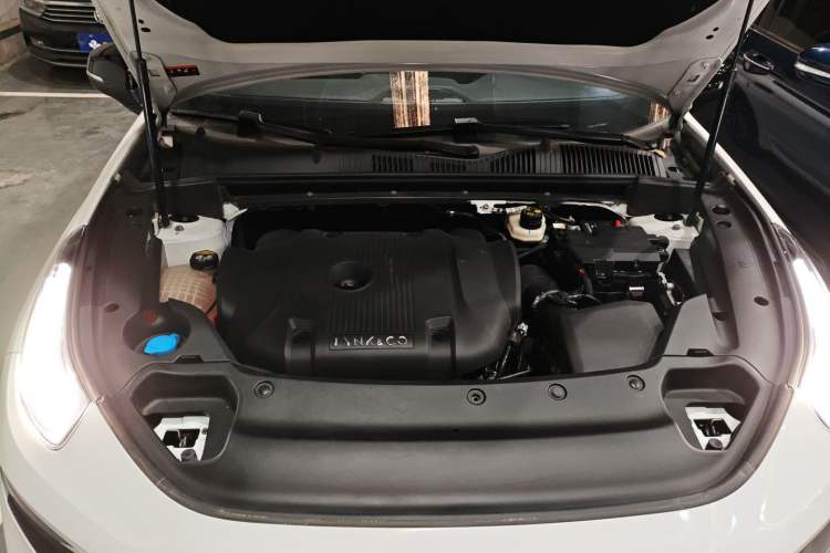 Used Lynk & Co 03 2022 2.0TD DCT GenioPlus Engine Bay