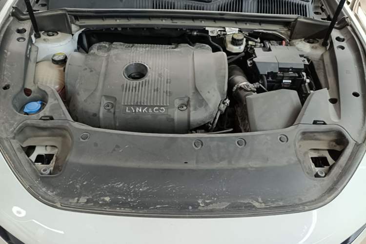 Used Lynk & Co 03 2022 2.0TD DCT JingPro Engine Bay
