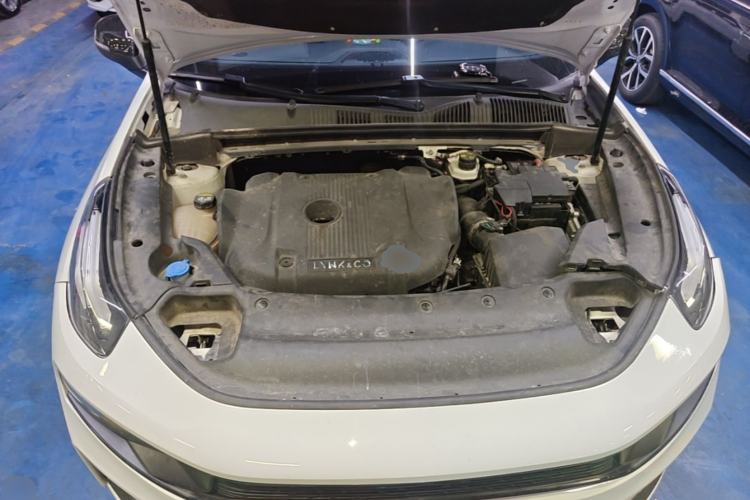 Used Lynk & Co 03 2022 2.0TD DCT JingPro Engine Bay