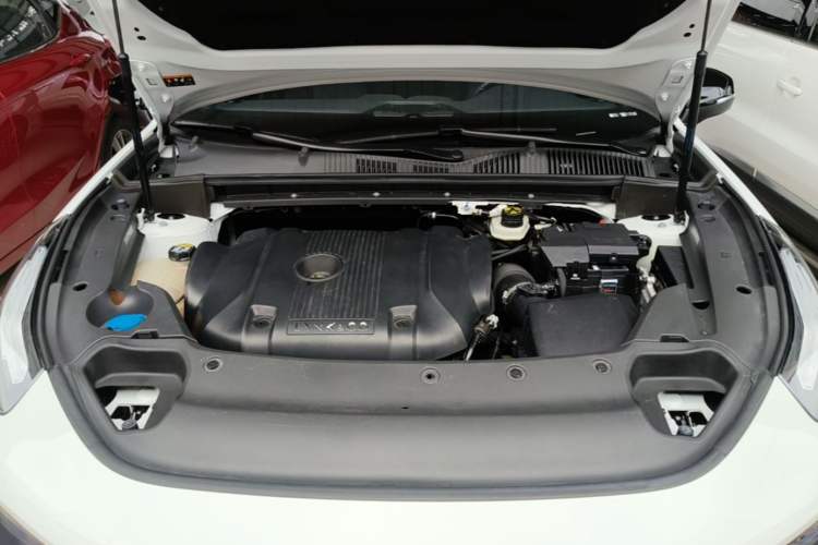 Used Lynk & Co 03 2022 2.0TD DCT JingPro Engine Bay