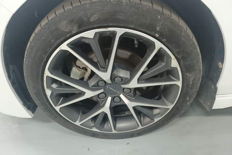 Used Lynk & Co 03 2022 2.0TD DCT JingPro Exterior 4