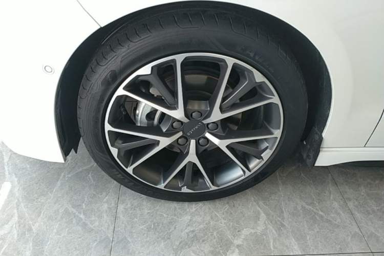 Used Lynk & Co 03 2022 1.5TD DCT JingPro Exterior 4