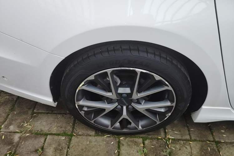 Used Lynk & Co 03 2022 2.0TD DCT JingPro Exterior 5