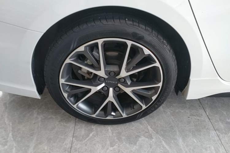 Used Lynk & Co 03 2022 1.5TD DCT JingPro Exterior 5