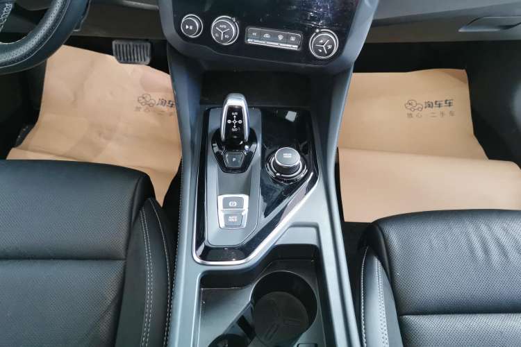 Used Lynk & Co 03 2022 1.5TD DCT JingPro Gear Lever
