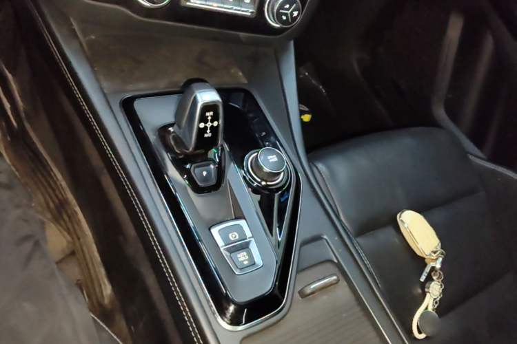 Used Lynk & Co 03 2022 1.5TD DCT JingPro Gear Lever
