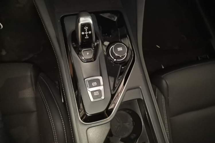 Used Lynk & Co 03 2022 2.0TD DCT JingPro Gear Lever
