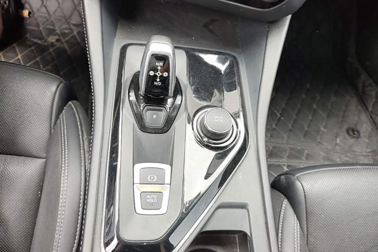 Used Lynk & Co 03 2022 2.0TD DCT JingPro Gear Lever