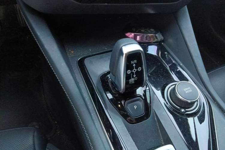 Used Lynk & Co 03 2022 2.0TD DCT JingPro Gear Lever