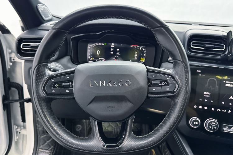Used Lynk & Co 03 2022 2.0TD DCT JingPro Interior 3