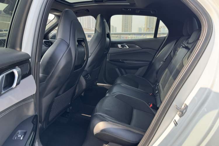Used Lynk & Co 03 2022 2.0TD DCT JingPro Interior 3