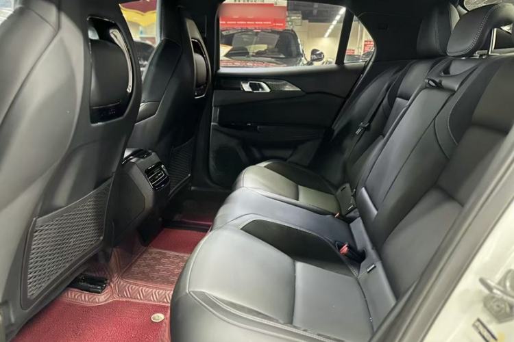 Used Lynk & Co 03 2022 2.0TD DCT GenioPlus Interior 4