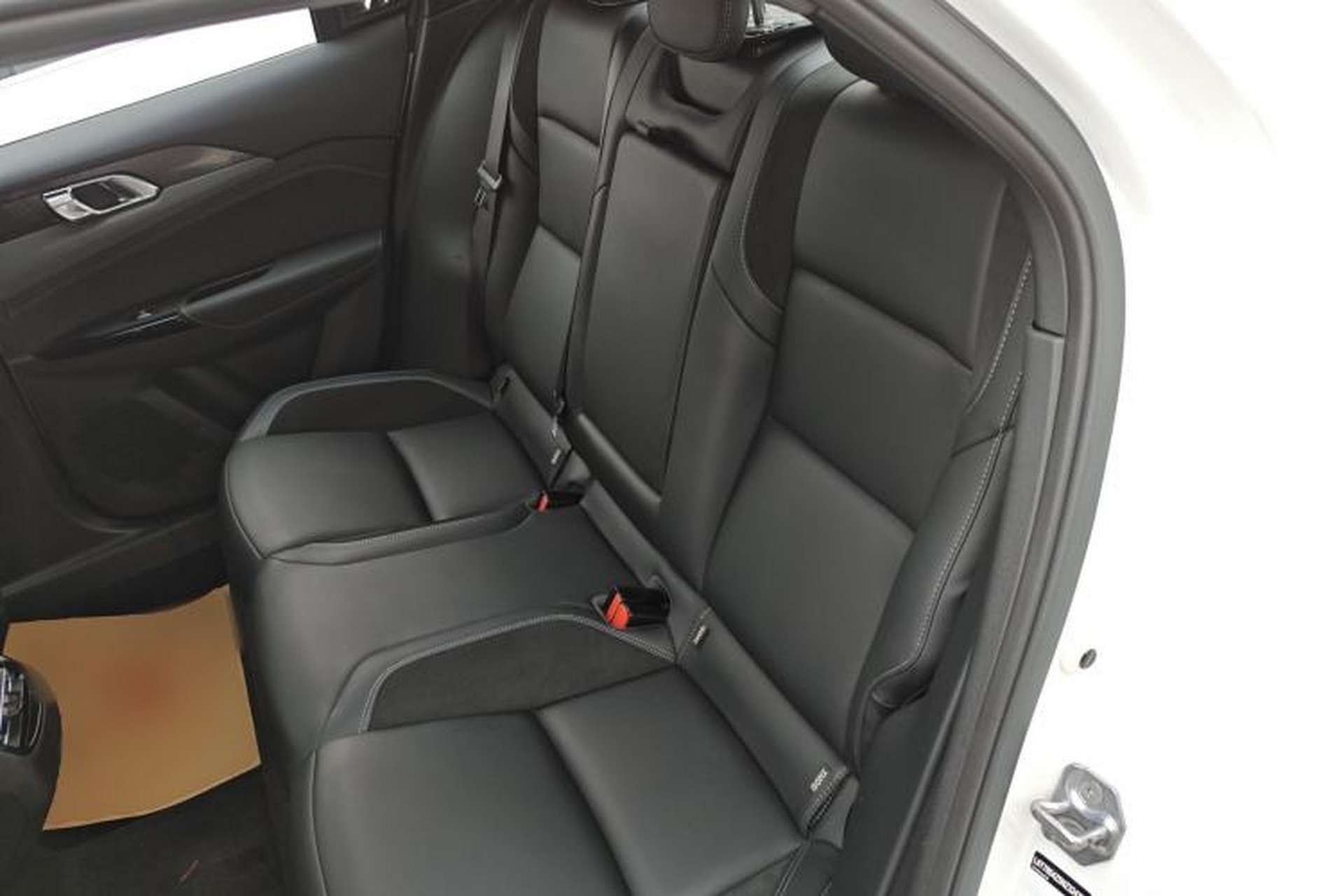 Used Lynk & Co 03 2022 2.0TD DCT GenioPlus Interior 4