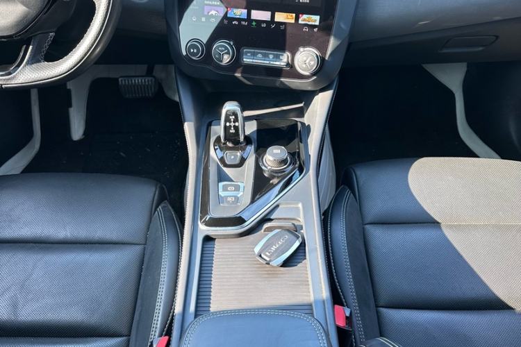 Used Lynk & Co 03 2022 2.0TD DCT JingPro Interior 5