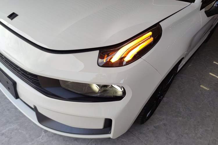 Used Lynk & Co 03 2022 1.5TD DCT JingPlus Left Front Headlight
