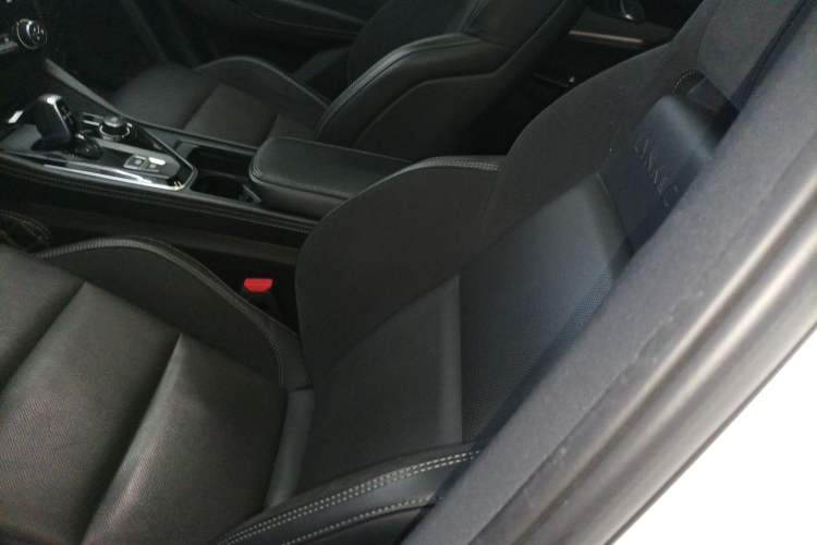Used Lynk & Co 03 2022 2.0TD DCT JingPro Left Front Seat