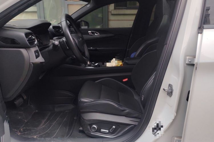 Used Lynk & Co 03 2022 2.0TD DCT JingPro Left Front Seat