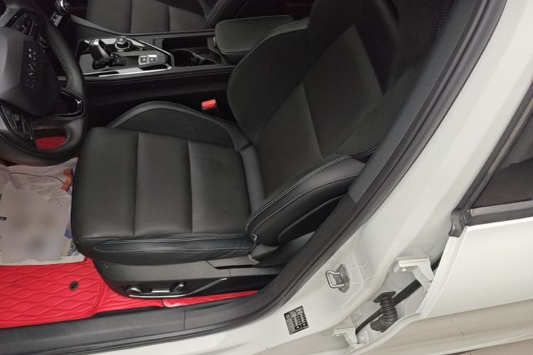 Used Lynk & Co 03 2022 2.0TD DCT JingPro Left Front Seat