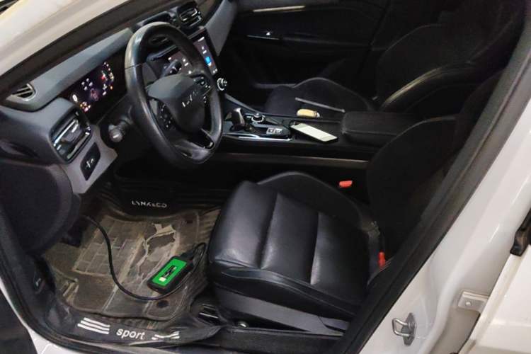 Used Lynk & Co 03 2022 1.5TD DCT JingPro Left Front Seat