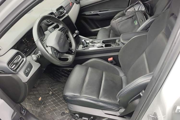 Used Lynk & Co 03 2022 2.0TD DCT JingPro Left Front Seat
