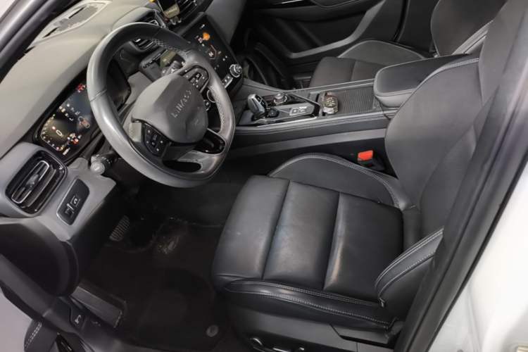 Used Lynk & Co 03 2022 2.0TD DCT JingPro Left Front Seat