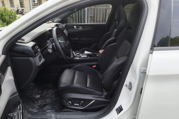 Used Lynk & Co 03 2022 1.5TD DCT JingPro Left Front Seat